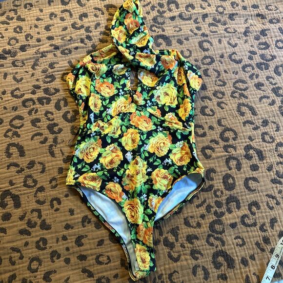 Zara Tops - Zara Twist Neck Cut Out Bodysuit Yellow Roses Halter Top Small Black Festival